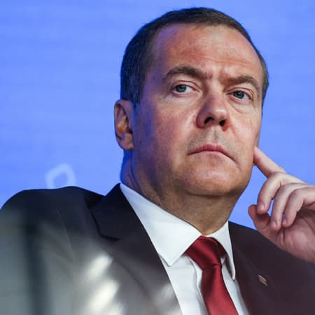Dmitry Medvedev allegedly orders the assassination of Italian Defence Minister