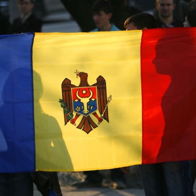 У Молдові в офіційних документах змінює назву «молдовської» мови на «румунську»
