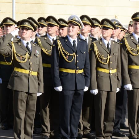 Верховна Рада дозволила отримувати офіцерське звання без вищої військової освіти