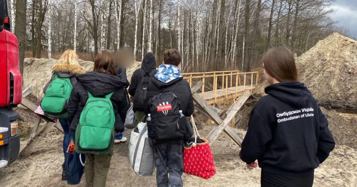 До України повернули 15 українських дітей з їхніми мамами та законними представниками