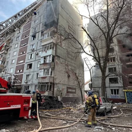 За попередніми даними, росіяни влучили по житловому будинку в Запоріжжі з реактивної системи залпового вогню «Торнадо-С»