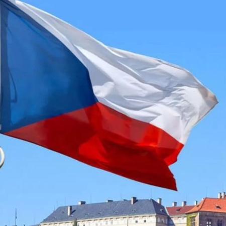 Чехія не видаватиме віз росіянам і білорусам, навіть якщо вони мають інше громадянство