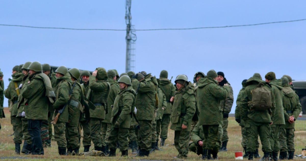 Pasukan Rusia tengah berkumpul. Militer Rusia dilaporkan menetapkan aturan keras bagi tentara yang melanggar aturan dengan mengirim mereka ke Batalyon Strom-Z.