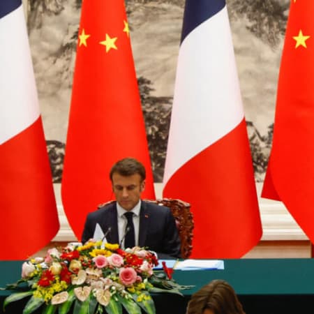 Macron meets Xi Jinping in Beijing