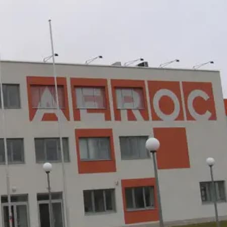Арештований завод «Аерок» поки працює без нового управителя, накопичив борги та звільнив частину працівників