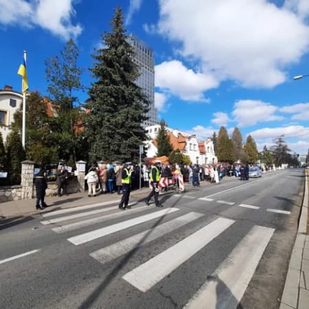 A Ukrainian sets himself on fire in front of the Consulate General of Ukraine in Krakow