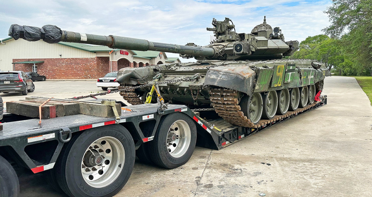 Україна передала США трофейний російський танк Т-90А