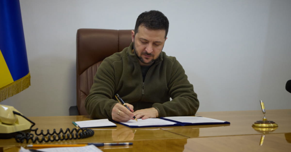 Volodymyr Zelenskyy signs law on compulsory exams on the fundamentals of the Constitution, history, and state language for obtaining Ukrainian citizenship