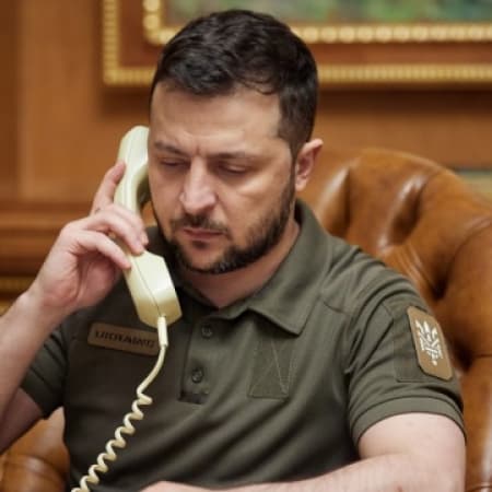 Volodymyr Zelenskyy holds a phone conversation with Chinese President Xi Jinping