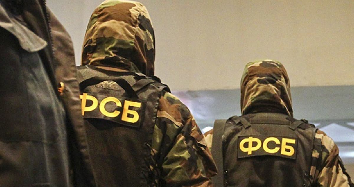 ФСБ заявило, що затримало диверсійну групу, яка нібито готувала замах на так званих «мера» Ялти та «очільника» Криму