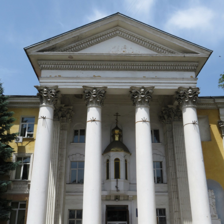 У тимчасово окупованому Сімферополі росіяни намагаються захопити Кафедральний собор ПЦУ