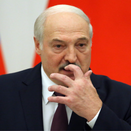 Самопроголошений президент Алєксандр Лукашенко не приїхав на церемонію Державного прапора Білорусі
