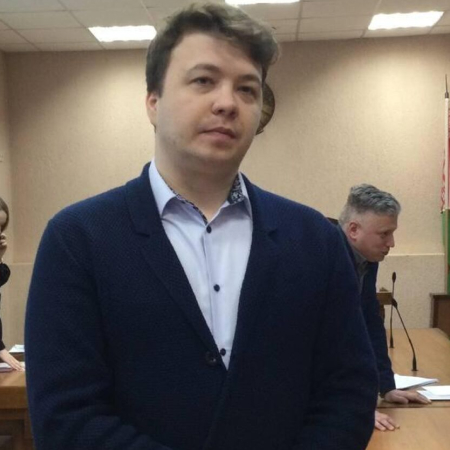 У Білорусі помилували колишнього головного редактора каналу «Nexta» Романа Протасевича