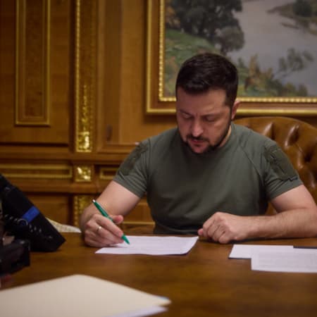 Володимир Зеленський підписав два законопроєкти, які спростять проходження військово-лікарських комісій для поранених військових