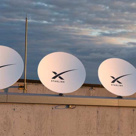 Департамент оборони США законтрактував послуги супутникового інтернету Starlink для України