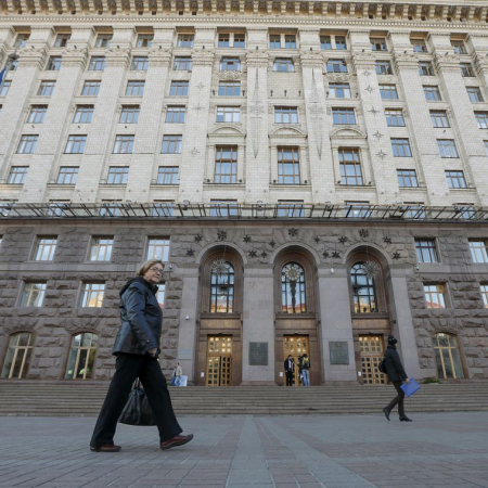Україна наполягає на відстрочці міжнародних кредитів на два роки