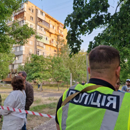 Трьом посадовцям та охоронцю медзакладу в справі про зачинене укриття у Києві вручили підозри