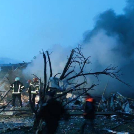 Росіяни завдали удару по житловому будинку у передмісті Дніпра