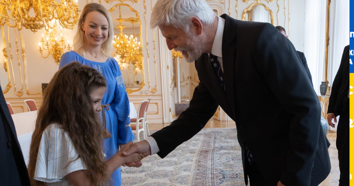 The Czech President meets with a Ukrainian girl who was bullied at school