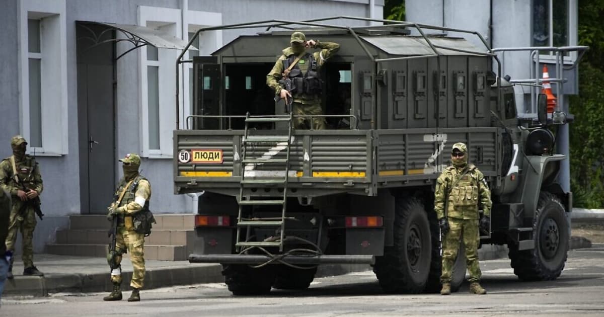 Russians demand a bribe from residents of temporarily occupied Hola Prystan to leave the flooded area
