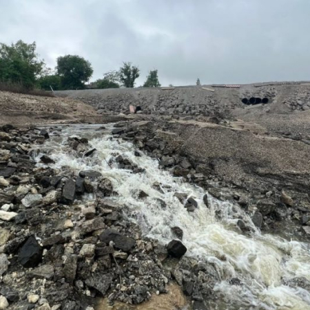 Рівень води у Херсоні вже зменшився на більш ніж три метри, проте понад 30 деокупованих населених пунктів все ще підтоплені