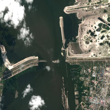 New satellite images show the destroyed dam at Kakhovka HPP in detail