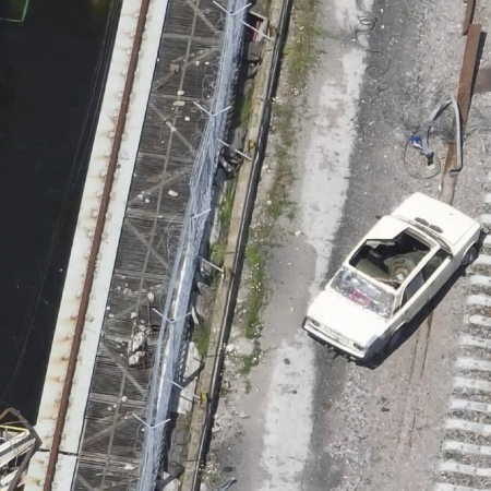 За тиждень до підриву Каховської ГЕС на ній припаркували машину, на якій, ймовірно, була вибухівка — Associated Press