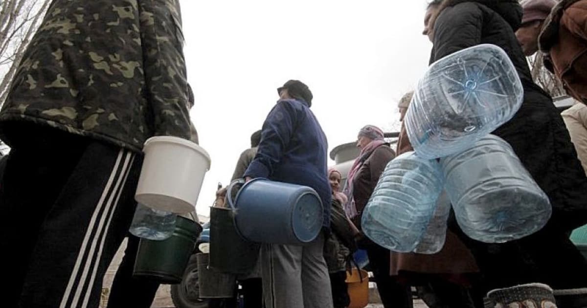 Росіяни анонсували запуск фонтану у Маріуполі, коли частина жителів залишаються без доступу до води