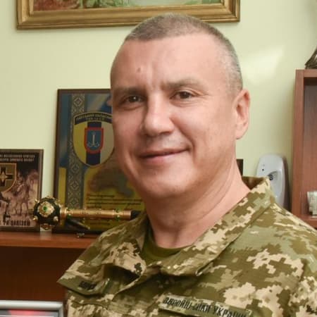 Зеленський доручив звільнити начальника військової частини на Одещині, майно якого журналісти «УП» помітили в Іспанії