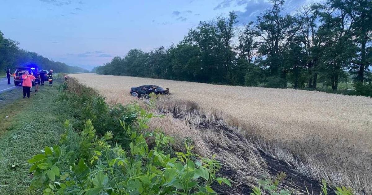 На Кіровоградщині внаслідок ДТП загинули троє 17-річних дівчат, ще троє — в лікарні