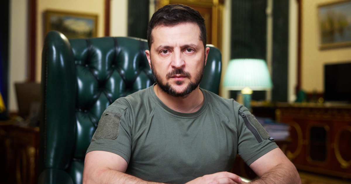 На ЗАЕС є вибухівка і 500 російських військових із важким озброєнням — Зеленський