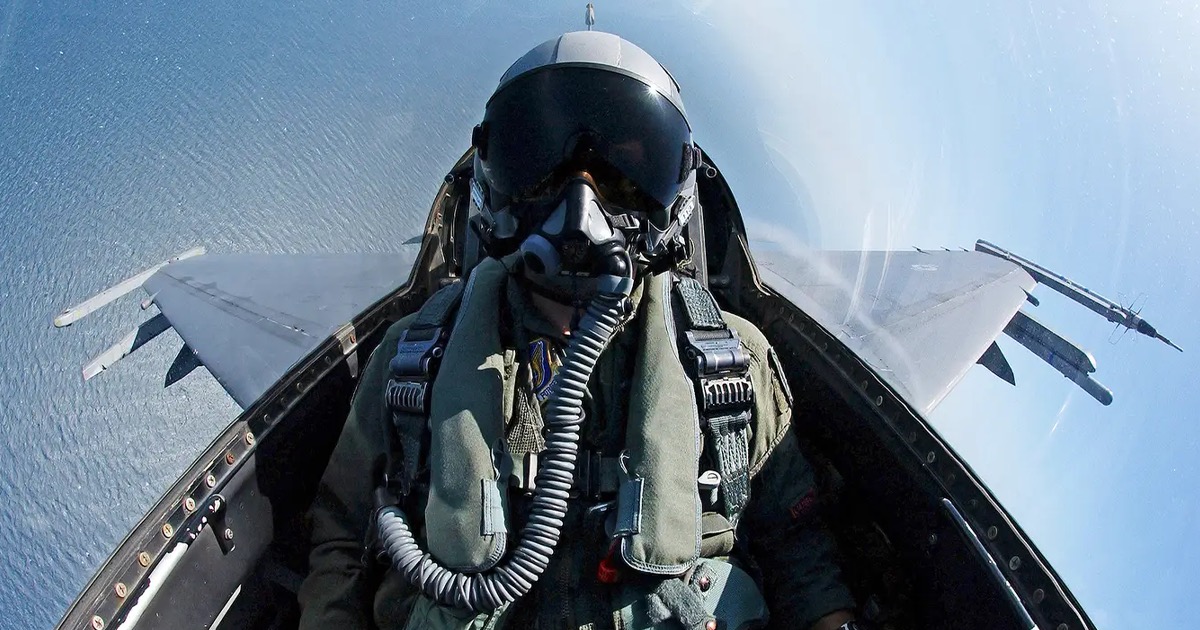 Кулеба: попри обіцянки, навчання українських пілотів на F-16 не розпочалися