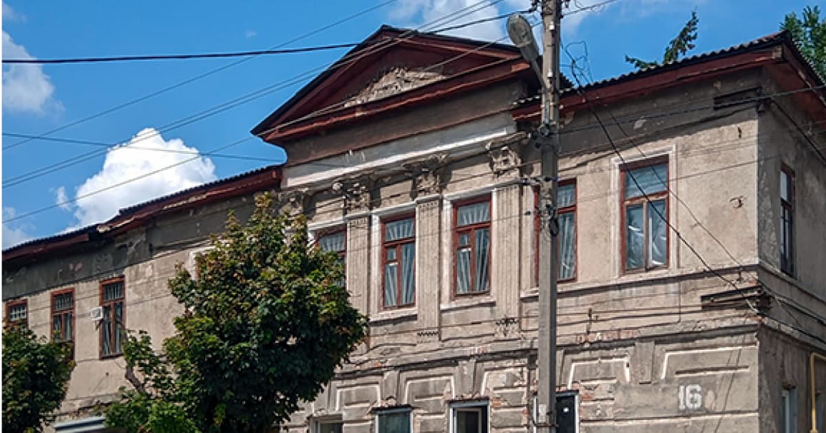 У Харкові невідомі забудовники руйнують історичний вигляд двох архітектурних пам’яток ХІХ століття