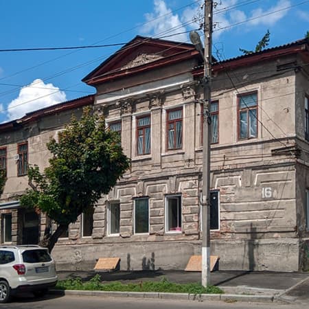 У Харкові невідомі забудовники руйнують історичний вигляд двох архітектурних пам’яток ХІХ століття