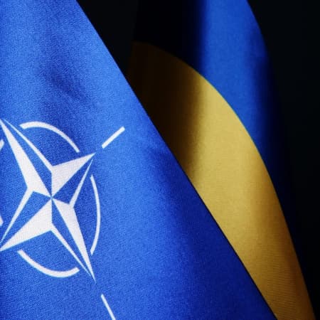 На прийдешньому саміті НАТО у Вільнюсі погодять багаторічну програму допомоги для забезпечення повної сумісності між Україною та НАТО — Столтенберг
