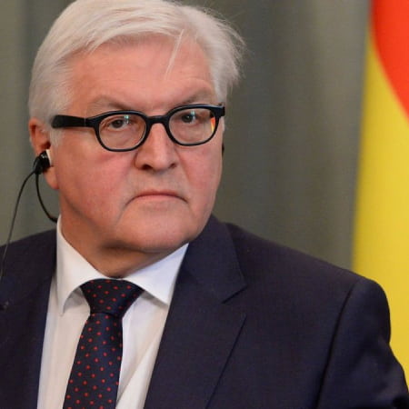 Президент Німеччини Штайнмаєр закликав федеральний уряд не блокувати постачання США касетних боєприпасів в Україну