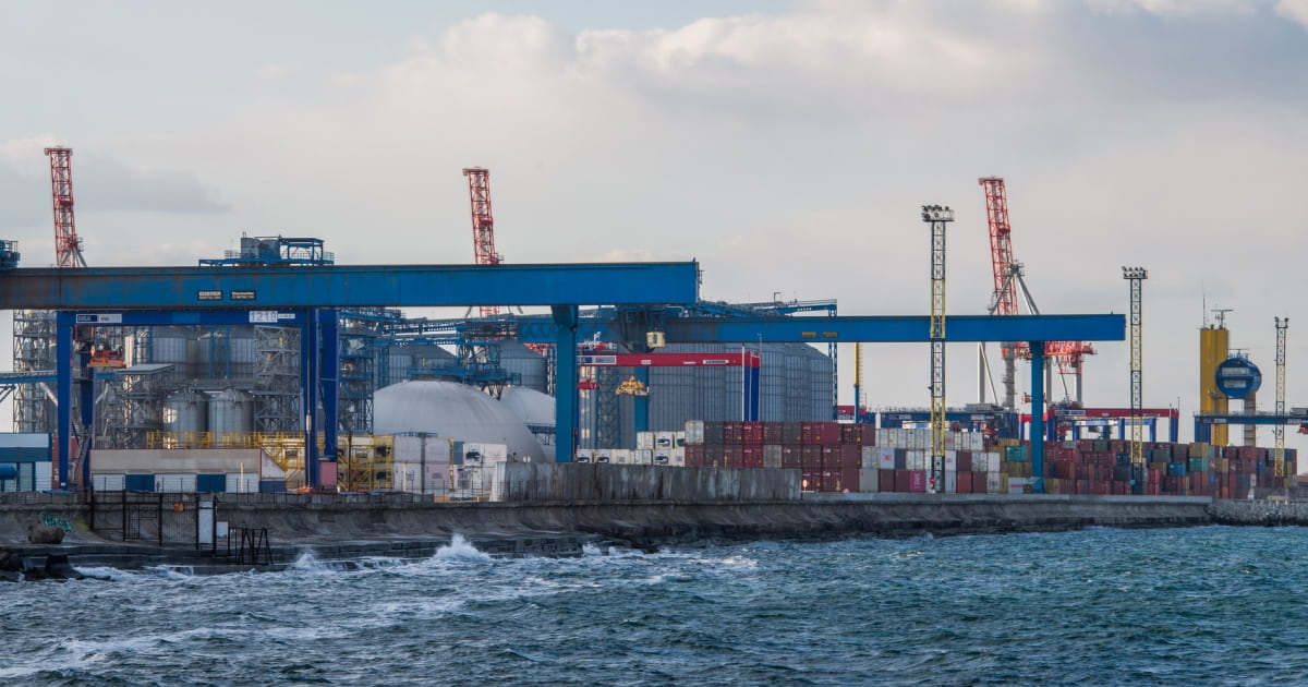 Російські ракети не влучили в сховище зерна у Одеському порті