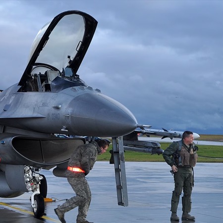 Українські пілоти розпочнуть навчання на F-16 у серпні
