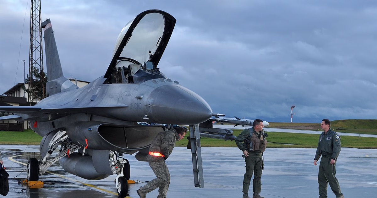 Ukrainian pilots to start F-16 training in August
