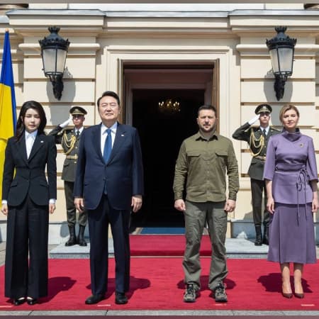 Presidents of Ukraine and South Korea hold a meeting