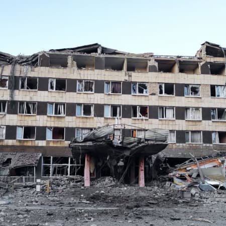 ЗСУ знищили близько 100 росіян, які розташувались в готелі у місті Красний Луч на Луганщині
