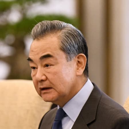 Постійний комітет парламенту КНР знову призначив Вана Ї міністром закордонних справ