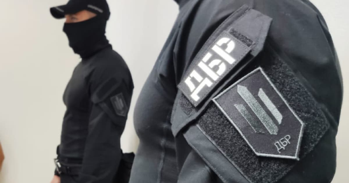 ДБР затримало керівників обласного та районного військкоматів у Рівненській області