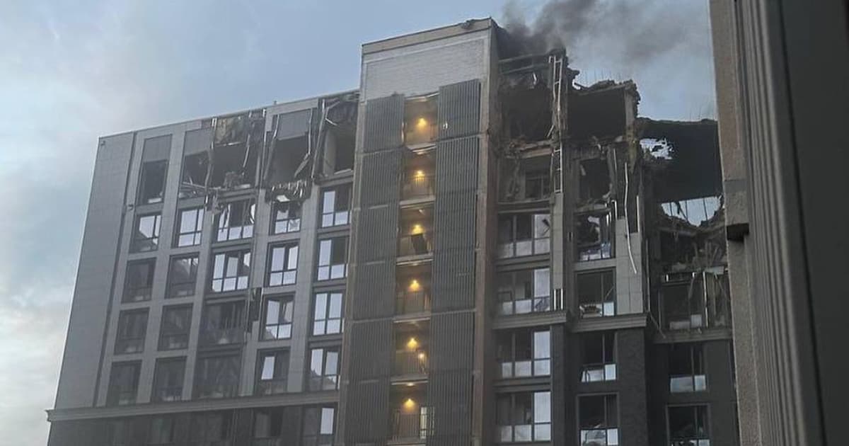У будинку в Дніпрі, який обстріляли росіяни, жили люди