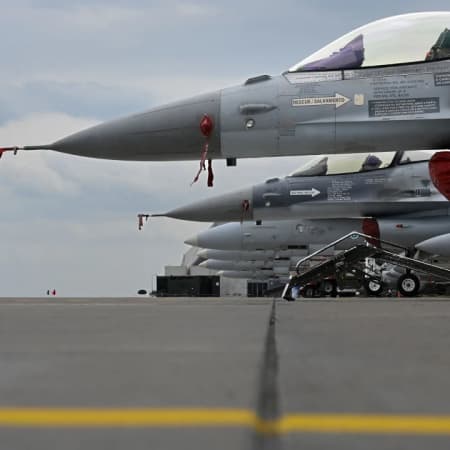 США не затвердили план навчання українських пілотів на винищувачах F-16