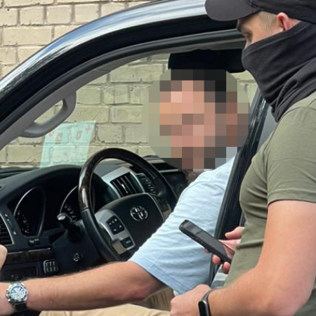 Державне бюро розслідувань проводить обшуки у народного депутата, який підробляв документи, перебуваючи за кордоном