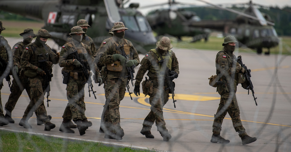 Польща перегрупувала бойові вертольоти 1-ї авіаційної бригади Сухопутних військ і 25-ї повітряно-кавалерійської бригади до кордону з Білоруссю