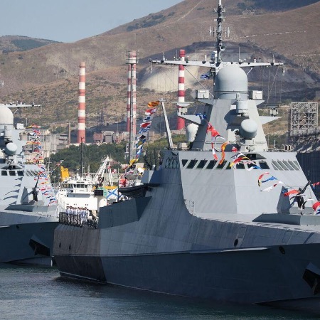 Україна оголосила про військову загрозу в акваторії шести російських портів