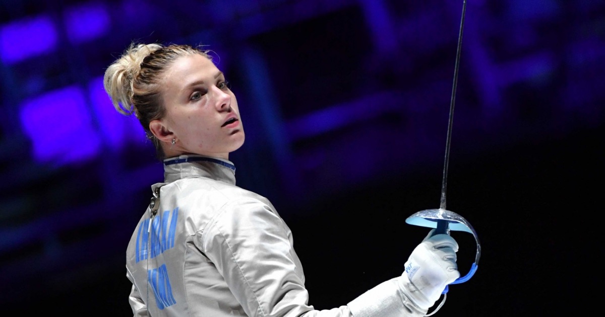 Russians bully the Ukrainian fencer Olha Kharlan after she refused to shake hands with a Russian athlete