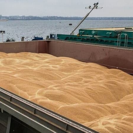Україна очікує вивозити через «зернові» коридори у Чорному морі до 3 млн тонн агропродукції